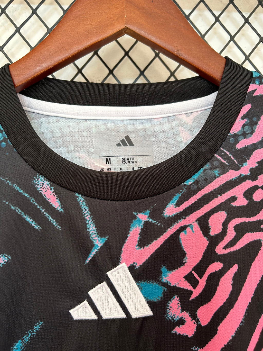 Liverpool pre match shirt 2026/27