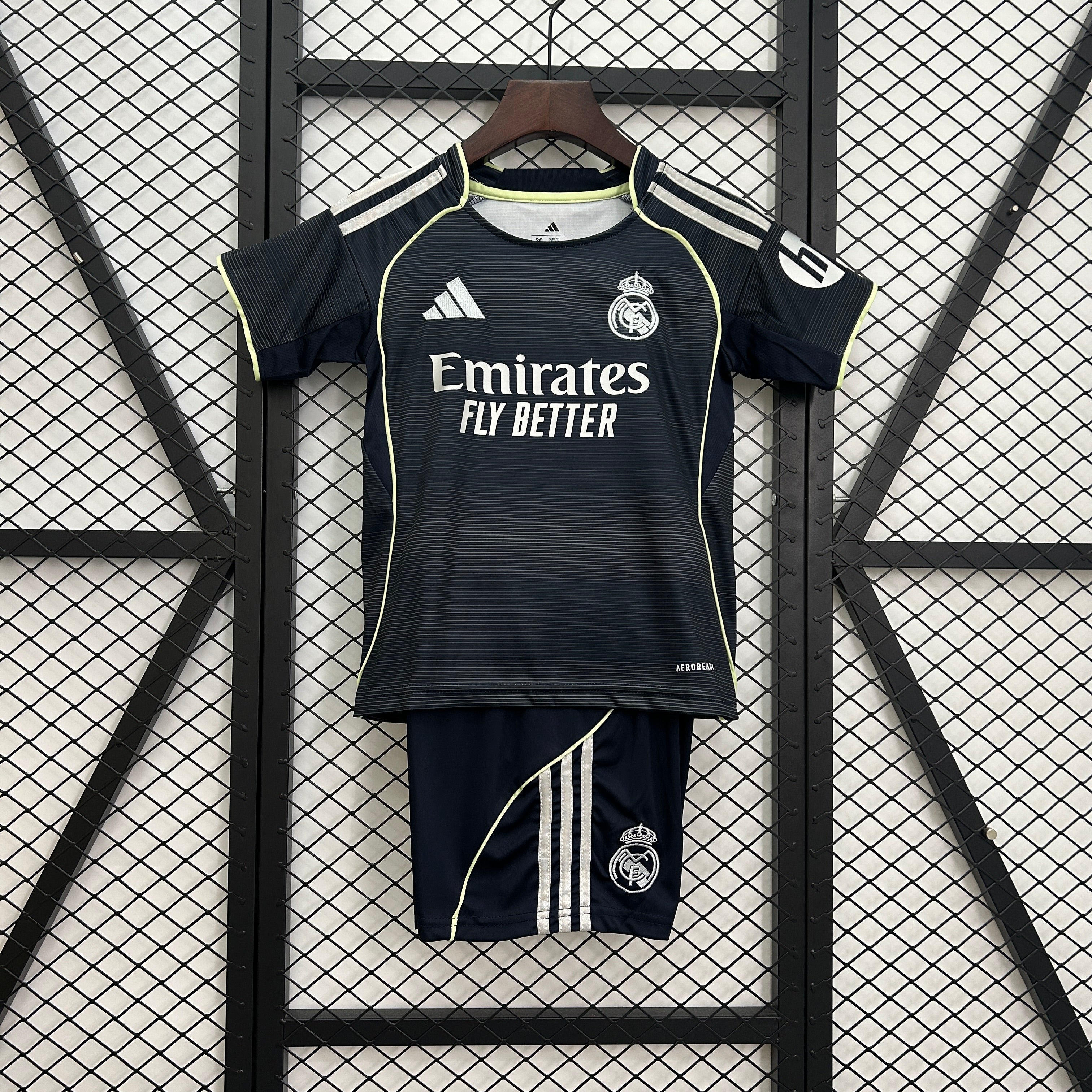 Uniforme Real Madrid Fora 2025/26 - Infantil