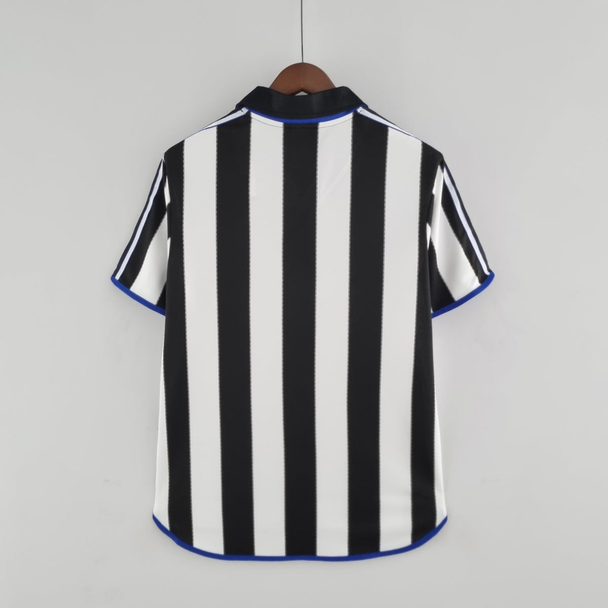 Newcastle United Retro Shirt 2000