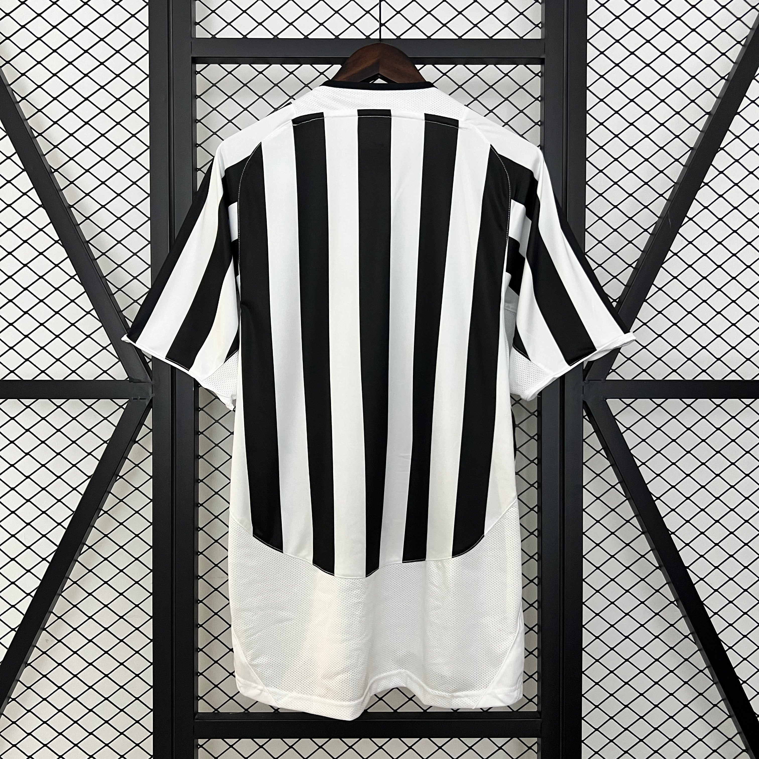 Camisa Retrô Juventus 2003