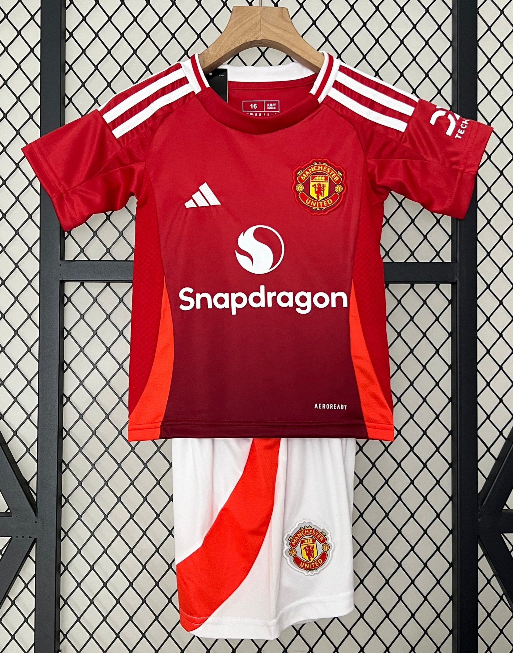 Manchester United Home 2024/25 Kit - Kids