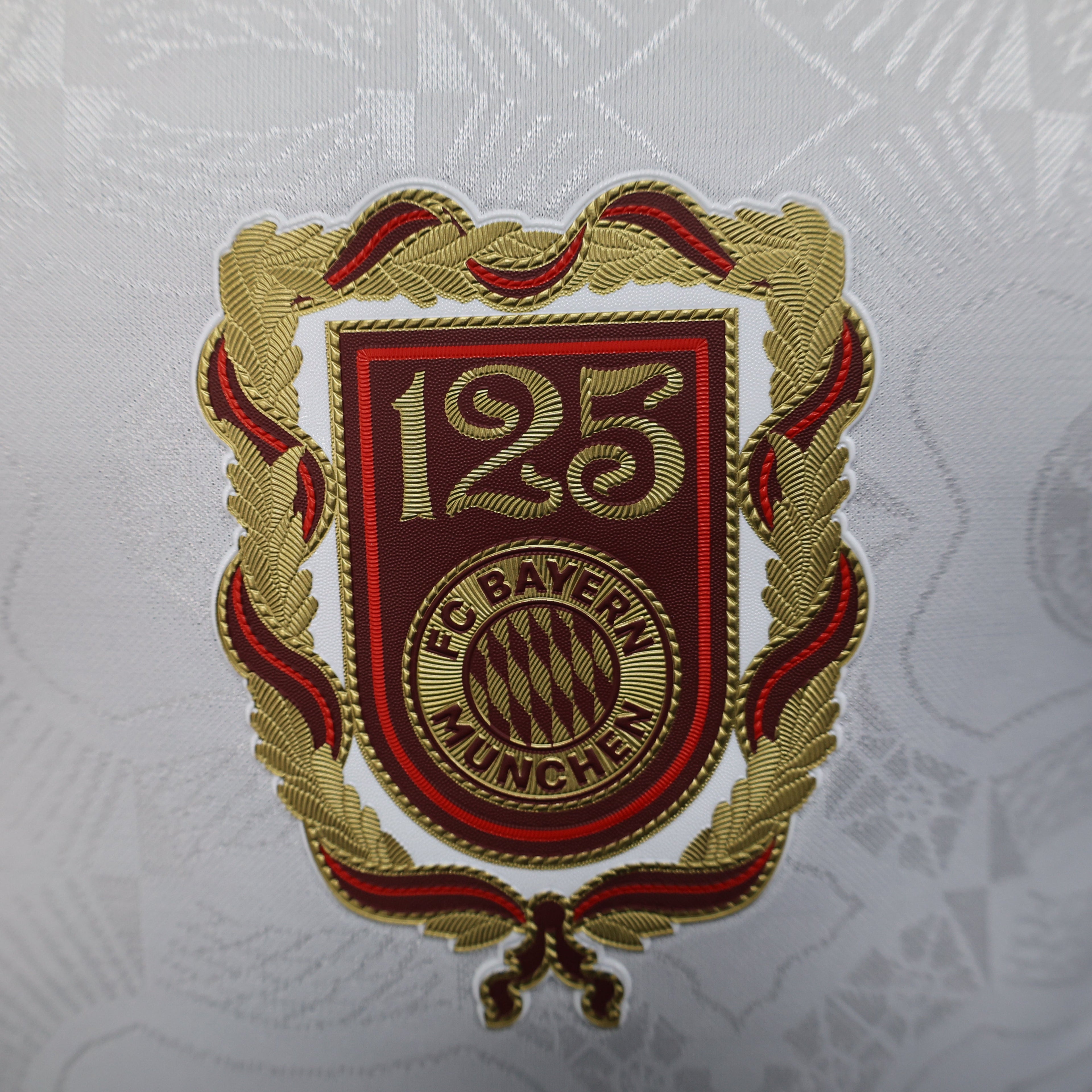 Camisa "125º Aniversário" do Bayern de Munique 2025/26 - Versão Jogador