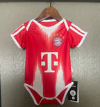 FC Bayern München Home-Body für Babys 2025/26