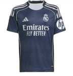 Kit Real Madrid Fora de Casa 2025/26 - Infantil (com Meias)