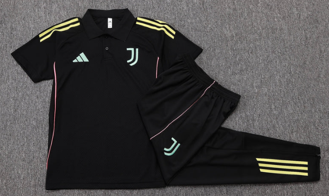 Juventus Training Set 2025/26 – Shirt & Trousers