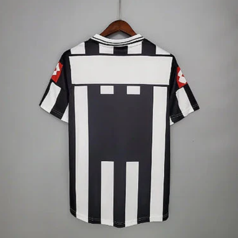 Camisa Retrô Juventus 2001