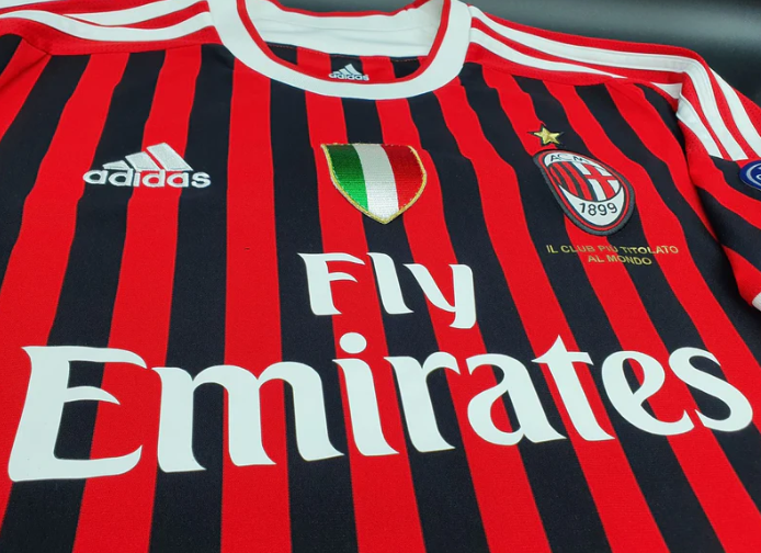 Camisa Retrô AC Milan 2011 - Com patch