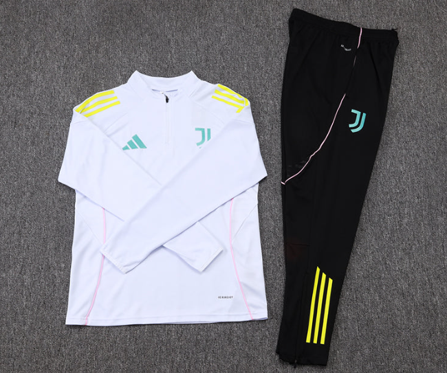 Juventus Tracksuit 2025/26