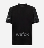 Camisa AC Milan x PLEASURES 2023/24 – Versão Escura