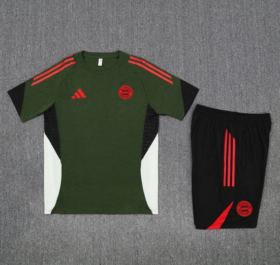 Bayern Munich Training Set 2025/26 - Kids