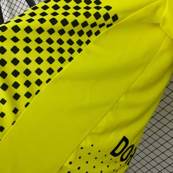 Borussia Dortmund Retro Shirt 2011