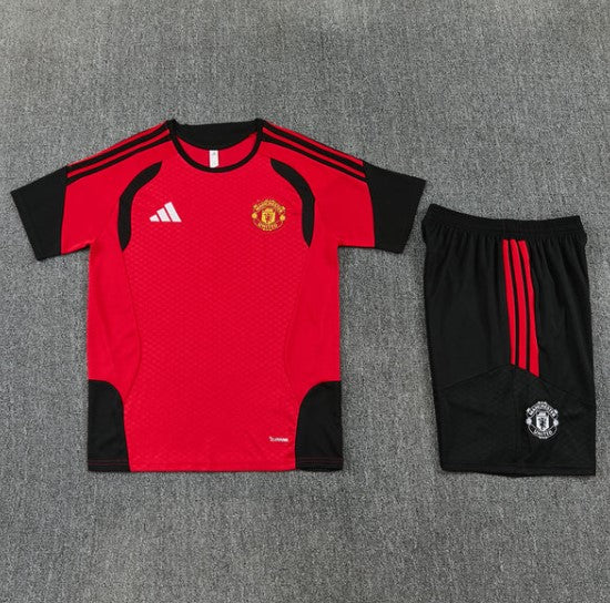 Manchester United Training set 2026/27