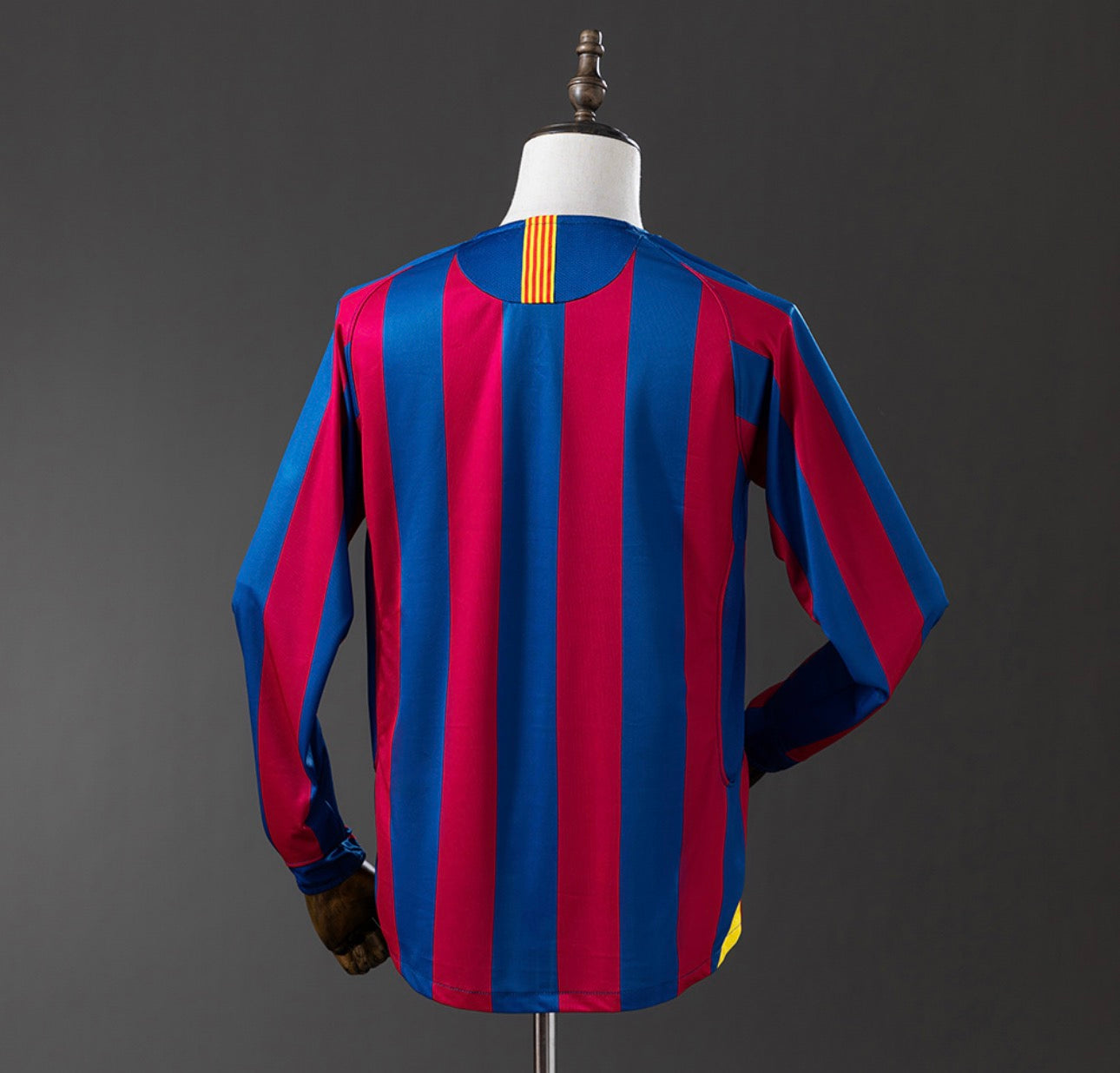 FC Barcelona Retro Shirt 2005/06 - Long Sleeve