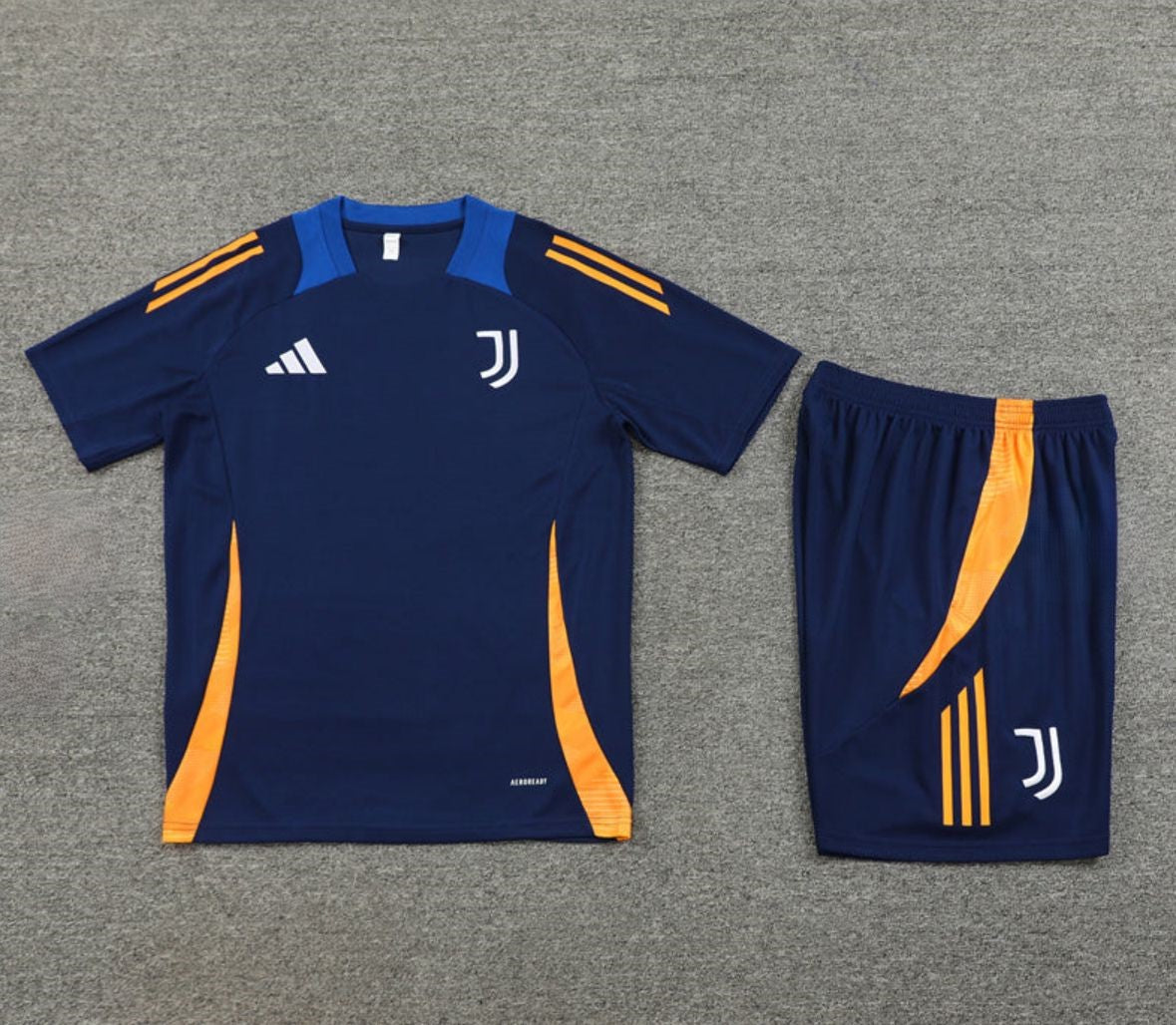 Juventus Training Set 2024/25