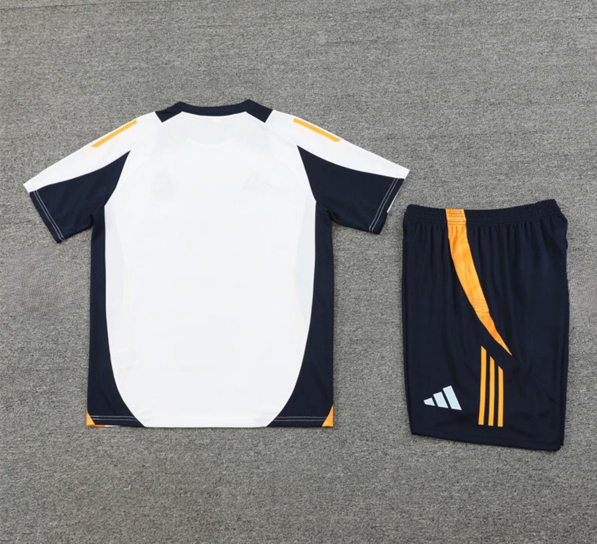Conjunto de Treino Real Madrid 2024/25