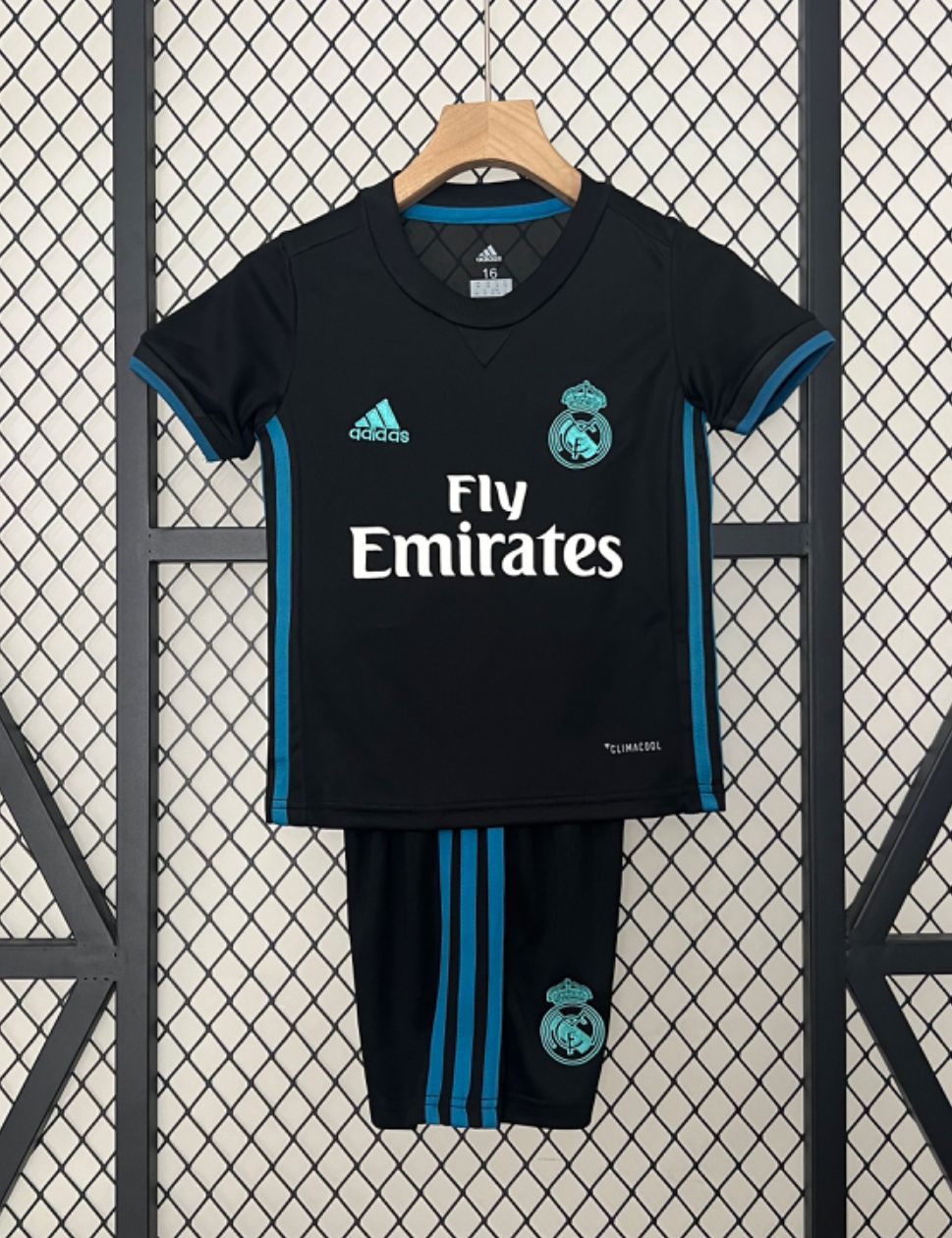 Kit Retrô Real Madrid 2017 - Infantil