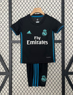Kit Retrô Real Madrid 2017 - Infantil