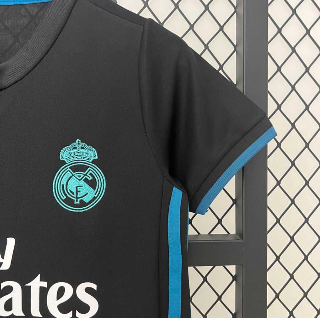 Kit Retrô Real Madrid 2017 - Infantil