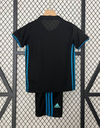 Kit Retrô Real Madrid 2017 - Infantil