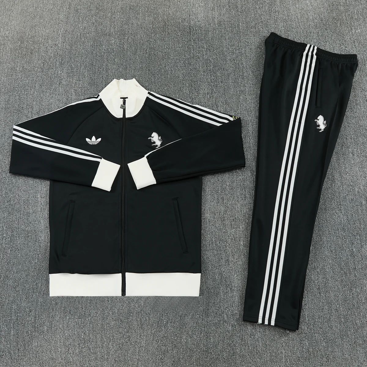 Juventus Tracksuit 2026/27
