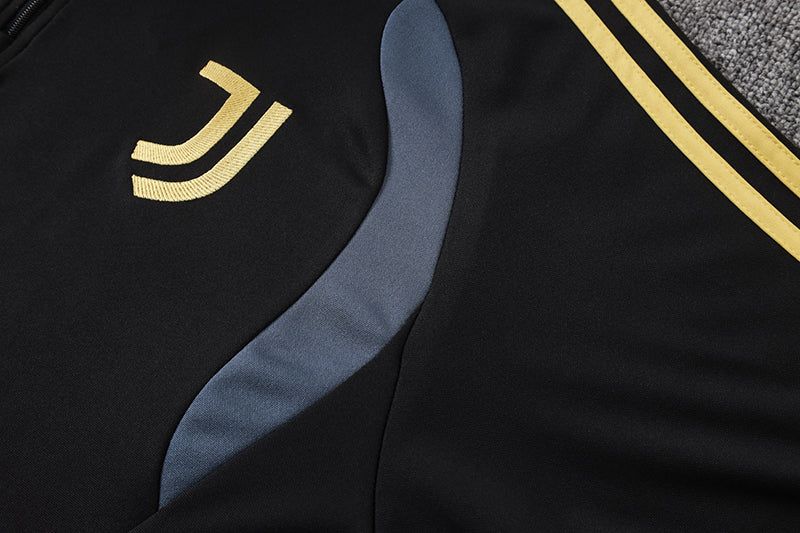 Juventus Kids Tracksuit 2026/27