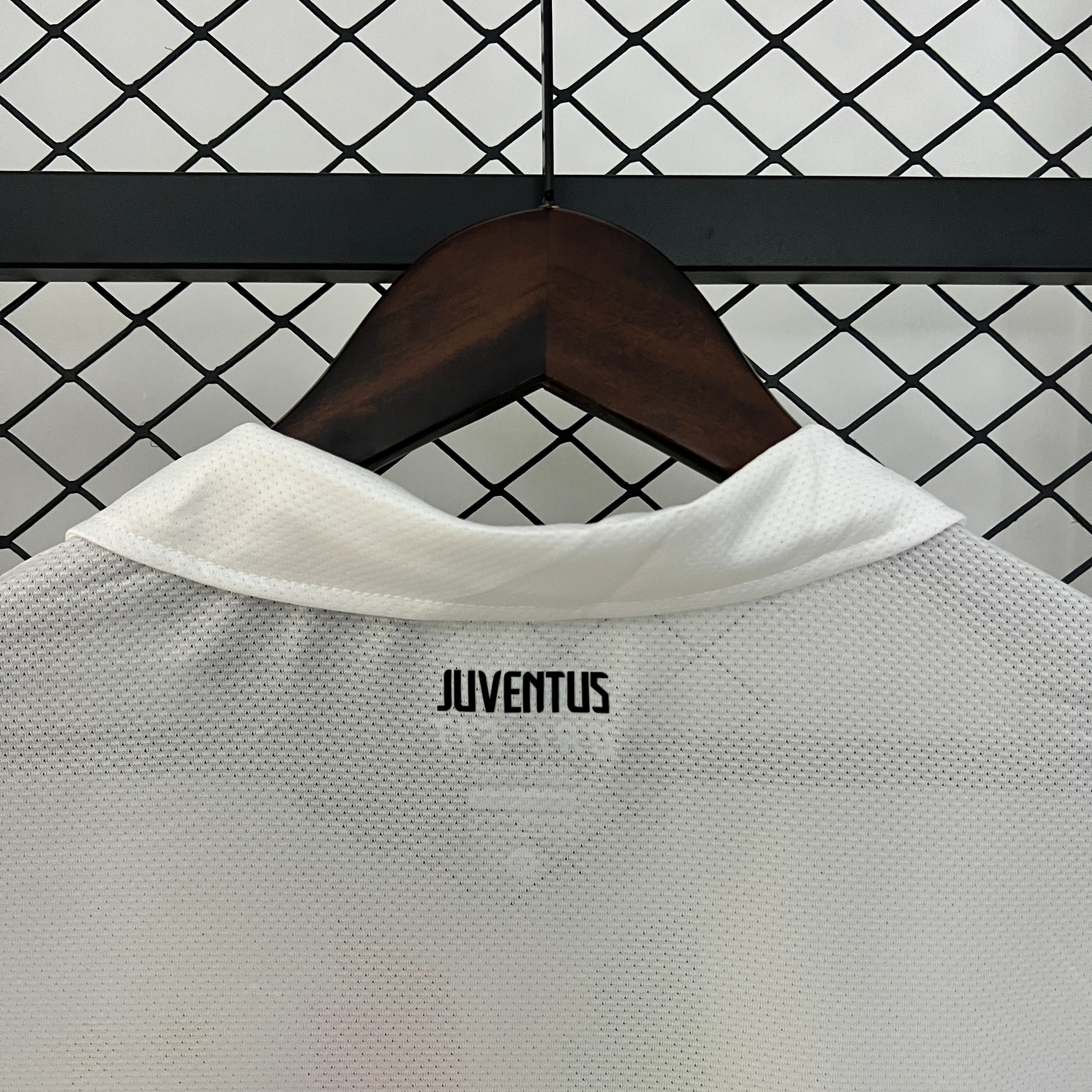Camisa Retrô Juventus 2010