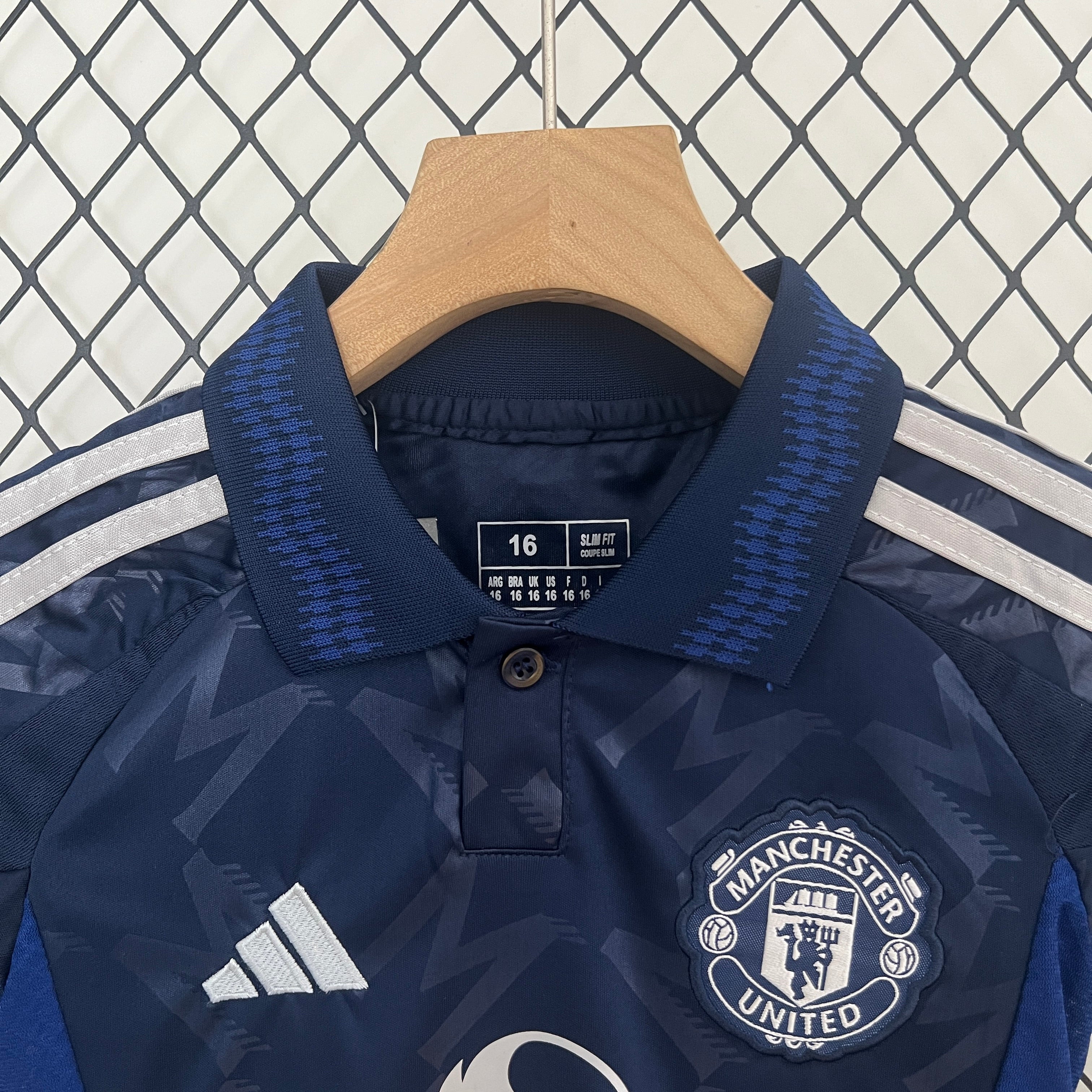 Manchester United Away 2024/25 Kit - Kids