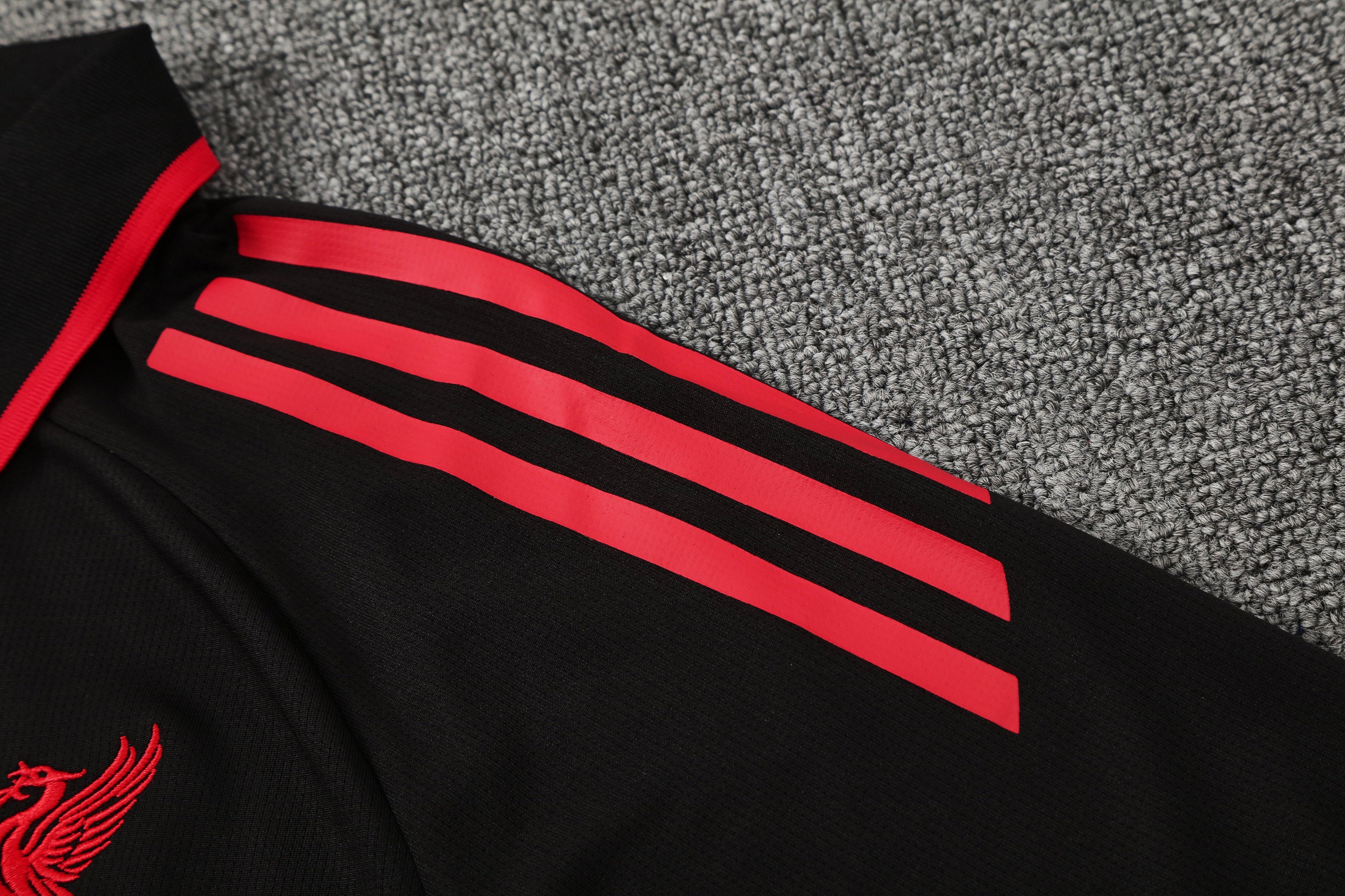 Liverpool Polo Set 2025/26