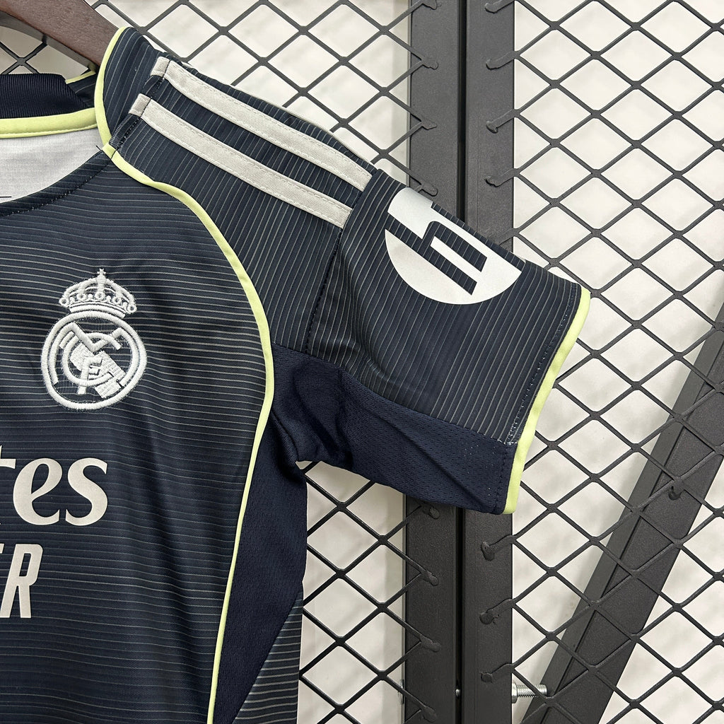 Uniforme Real Madrid Fora 2025/26 - Infantil